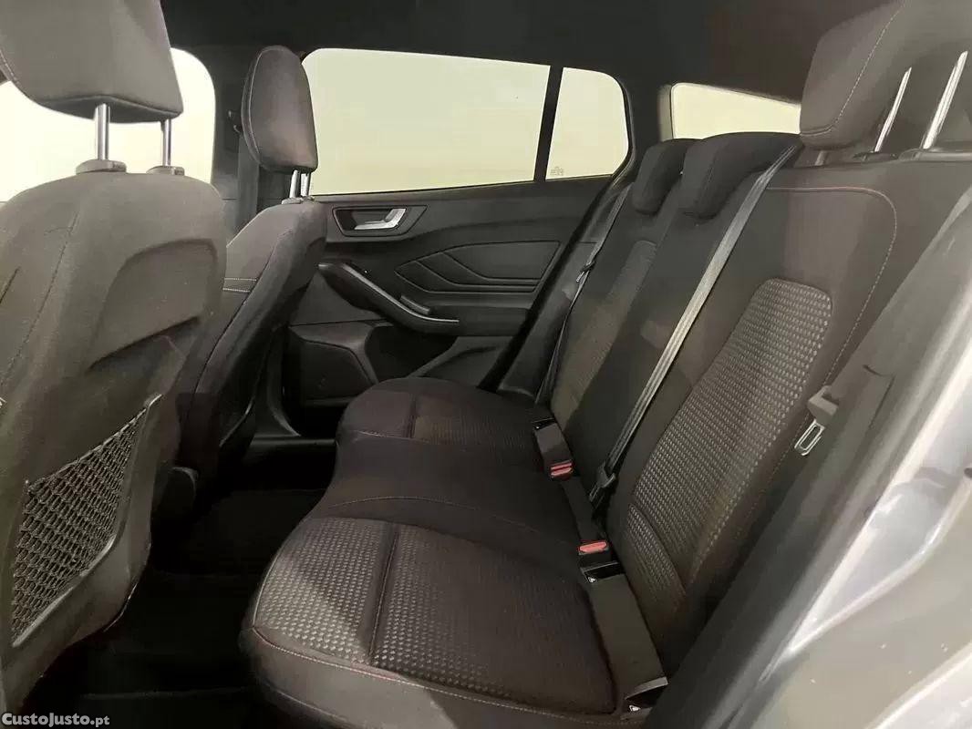 Ford Focus 1.5 tdci ecoblue st-line — fotografia 29