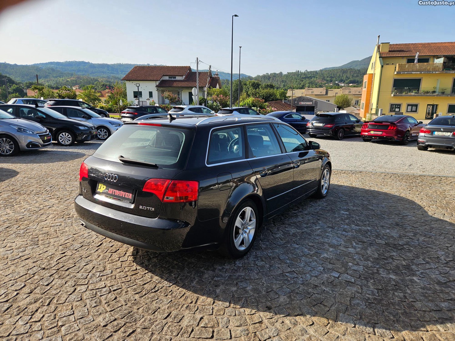 Audi A4 AVANT 2.0 TDI 140CV — fotografia 22