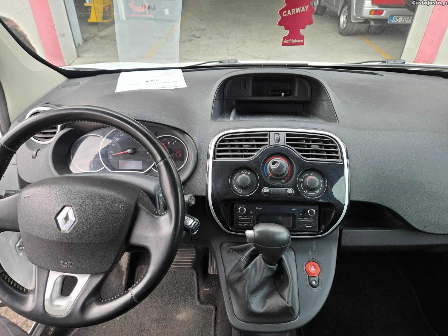 Renault Kangoo Limited 5 lugares — fotografia 2
