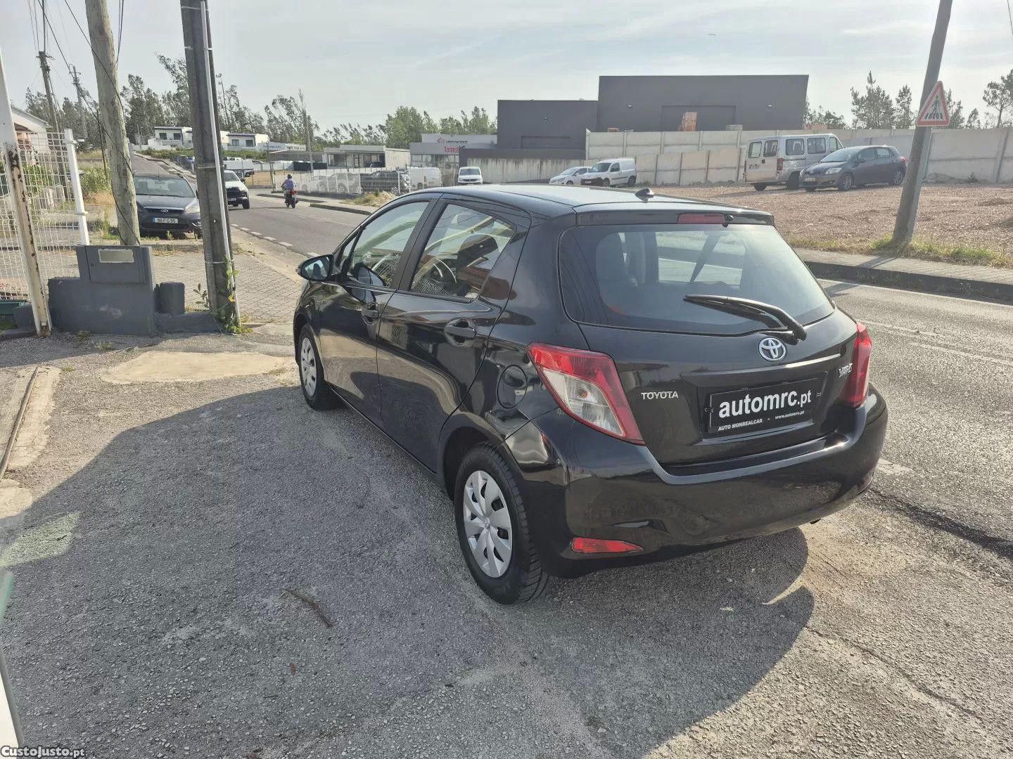 Toyota Yaris 1.0 vvt-i comfort+ac+vsc — fotografia 18