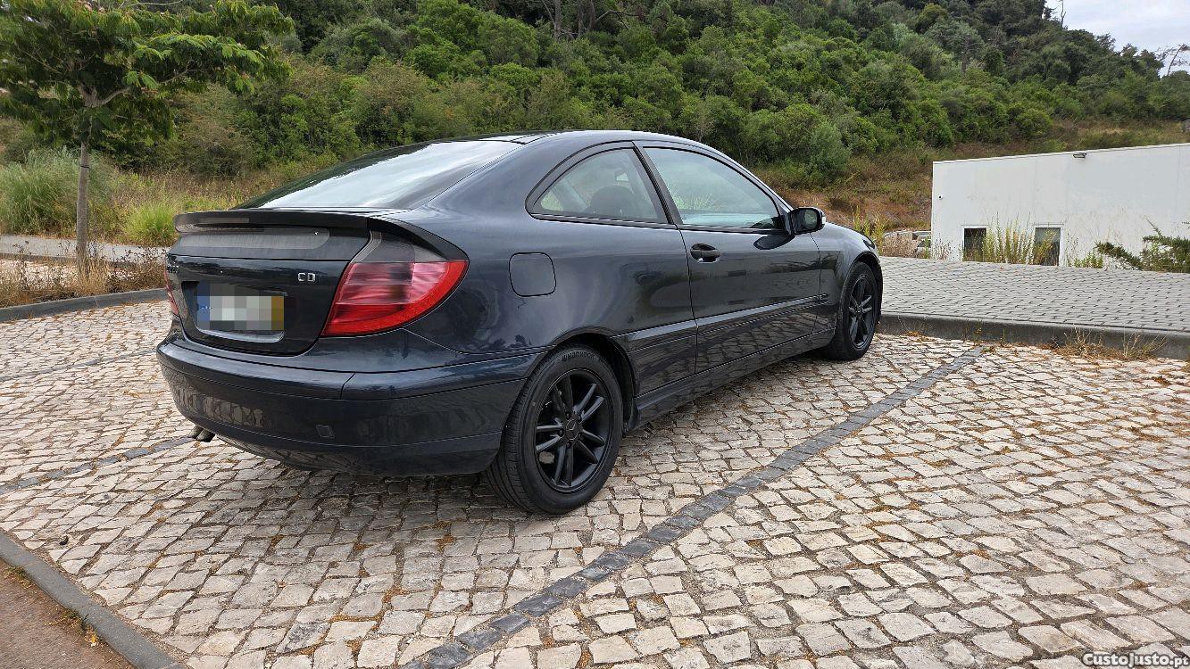 Mercedes-Benz C 220 SportCoupe 143cv — fotografia 10