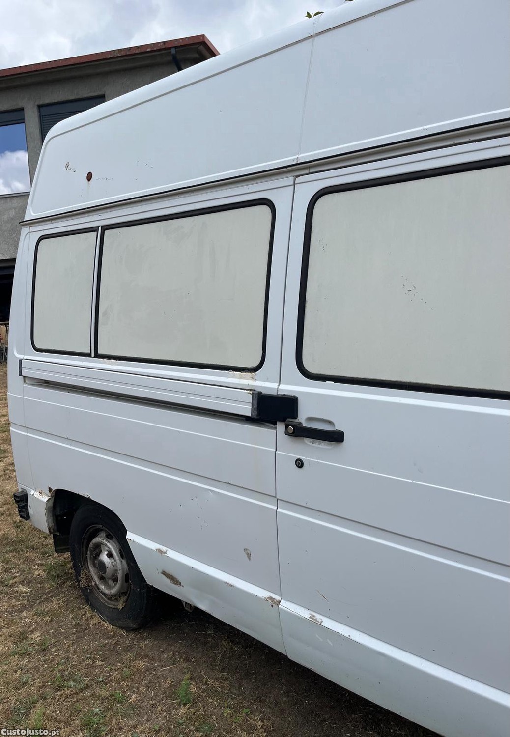 Renault Trafic 2.5D Teto Alto — fotografia 3