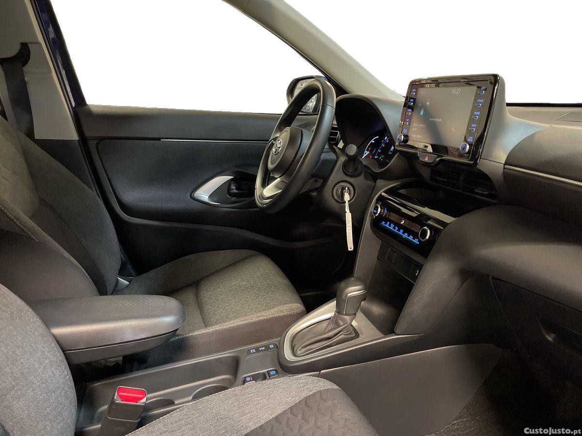Toyota Yaris Cross 1.5 HDF Comfort Plus — fotografia 13