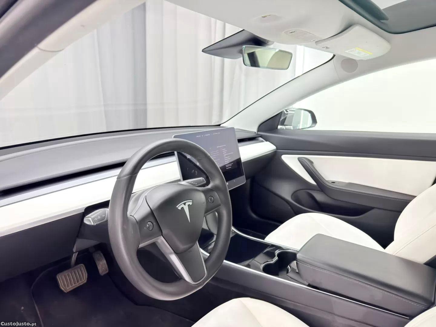 Tesla Model 3 Standard rwd plus — fotografia 3