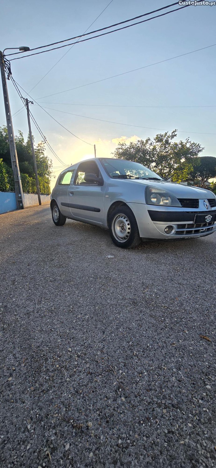 Renault Clio Stroria comercial 1.5 DCI — fotografia 6