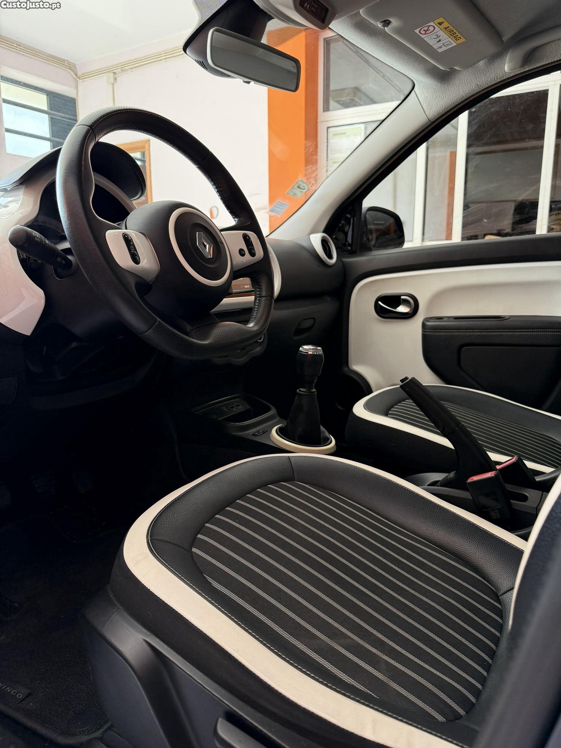 Renault Twingo 1.0 — fotografia 2