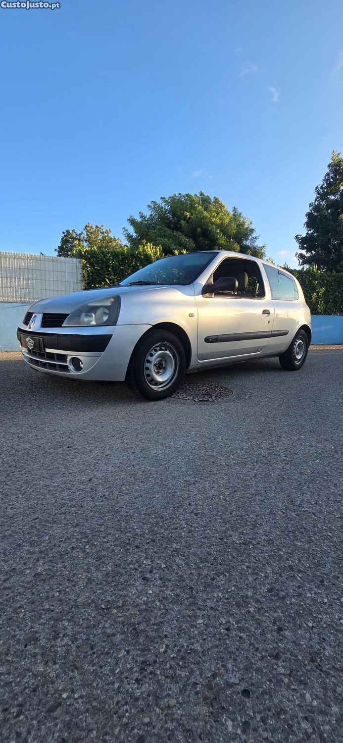 Renault Clio Stroria comercial 1.5 DCI — fotografia 5