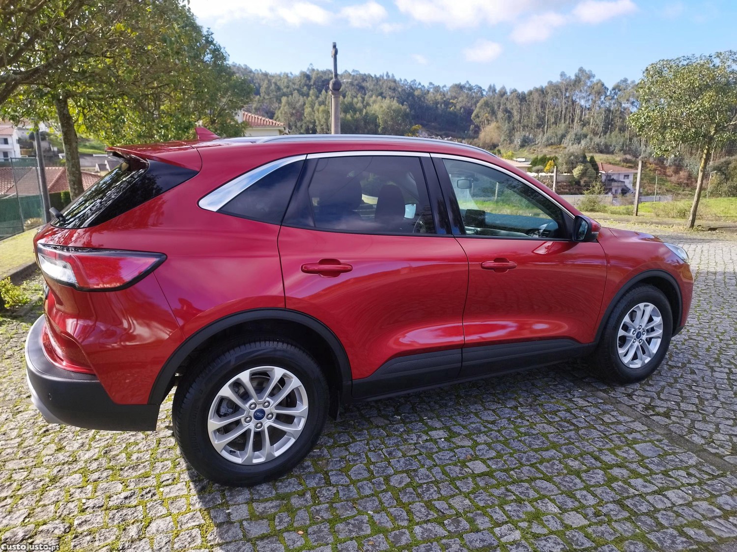 Ford Kuga 1.5 TDCI TITANIUM AUTO — fotografia 9