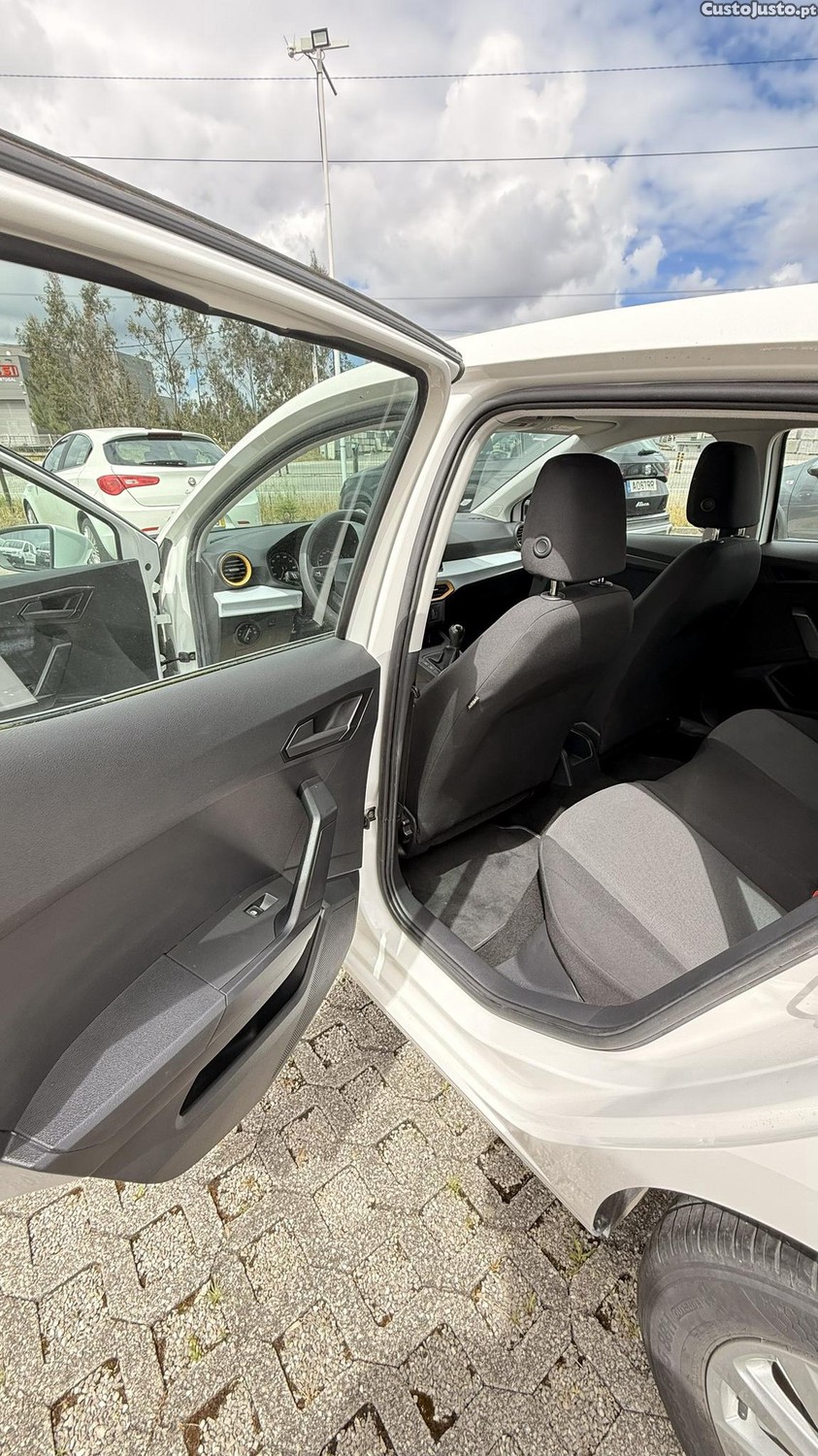 SEAT Ibiza 1.0 TSI de 2022 — fotografia 3
