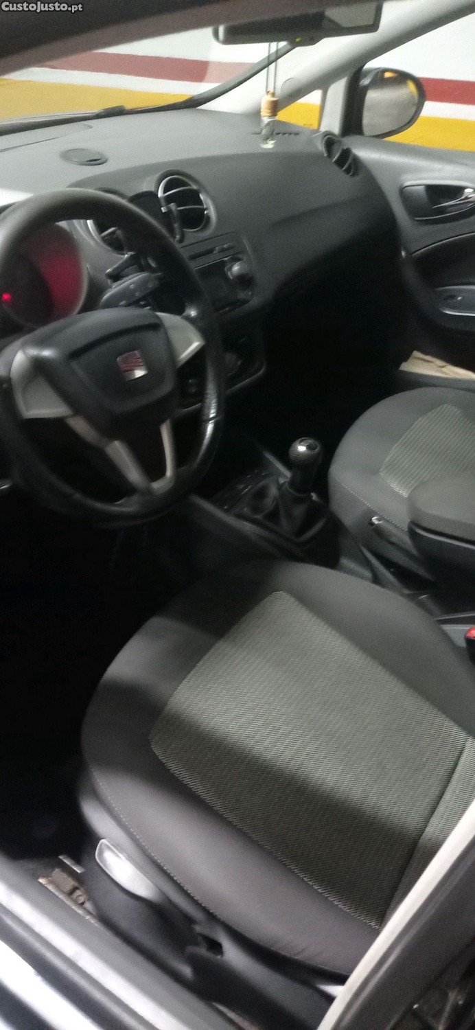 SEAT Ibiza 1.4. 16V — fotografia 2
