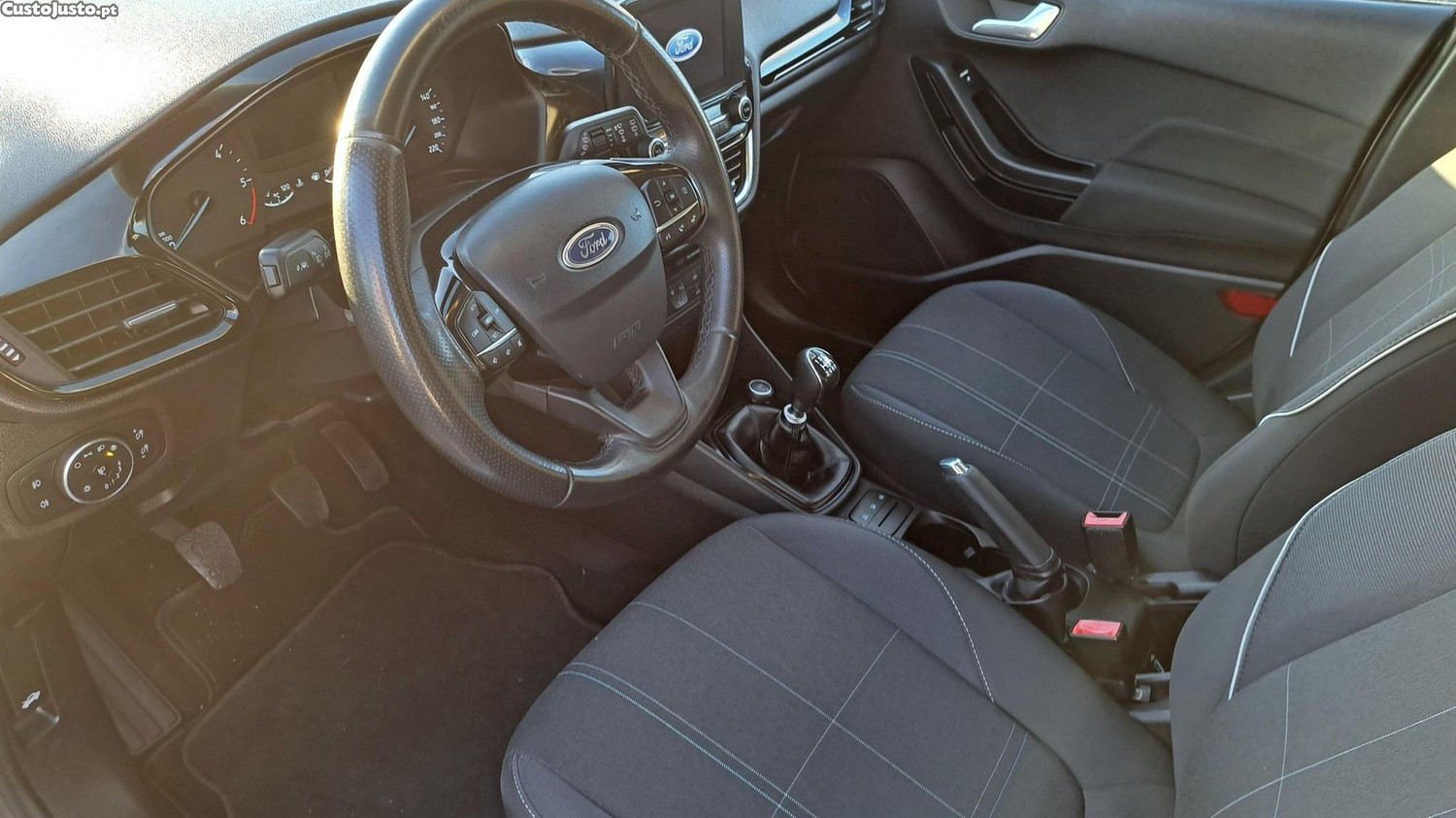 Ford Fiesta 1.5 TDCi Active - 18 foto 3