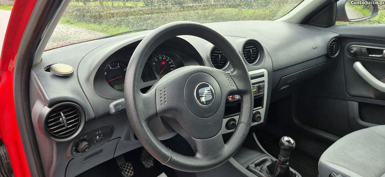 SEAT Ibiza 1.2i — fotografia 8
