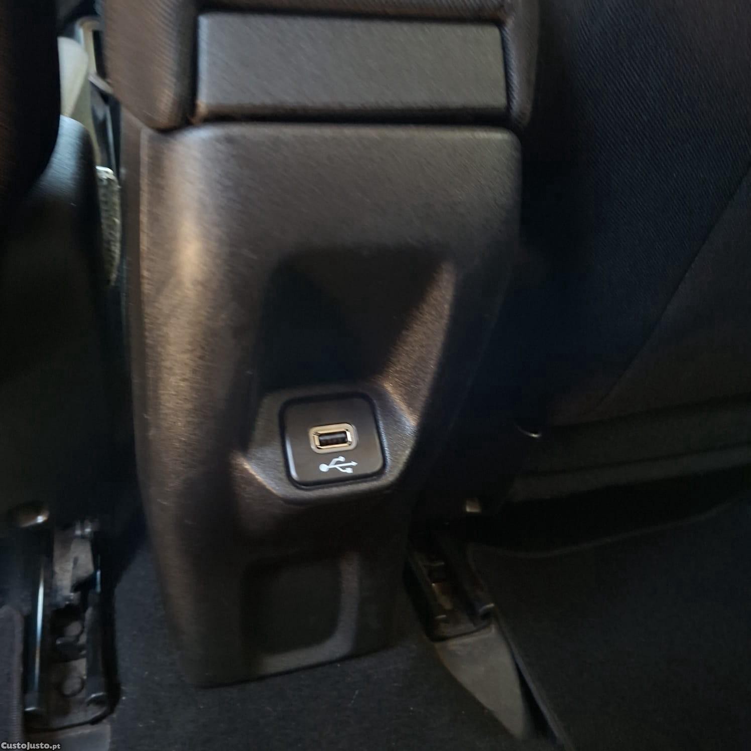 Jeep Renegade 1.0 T Longitude — fotografia 13