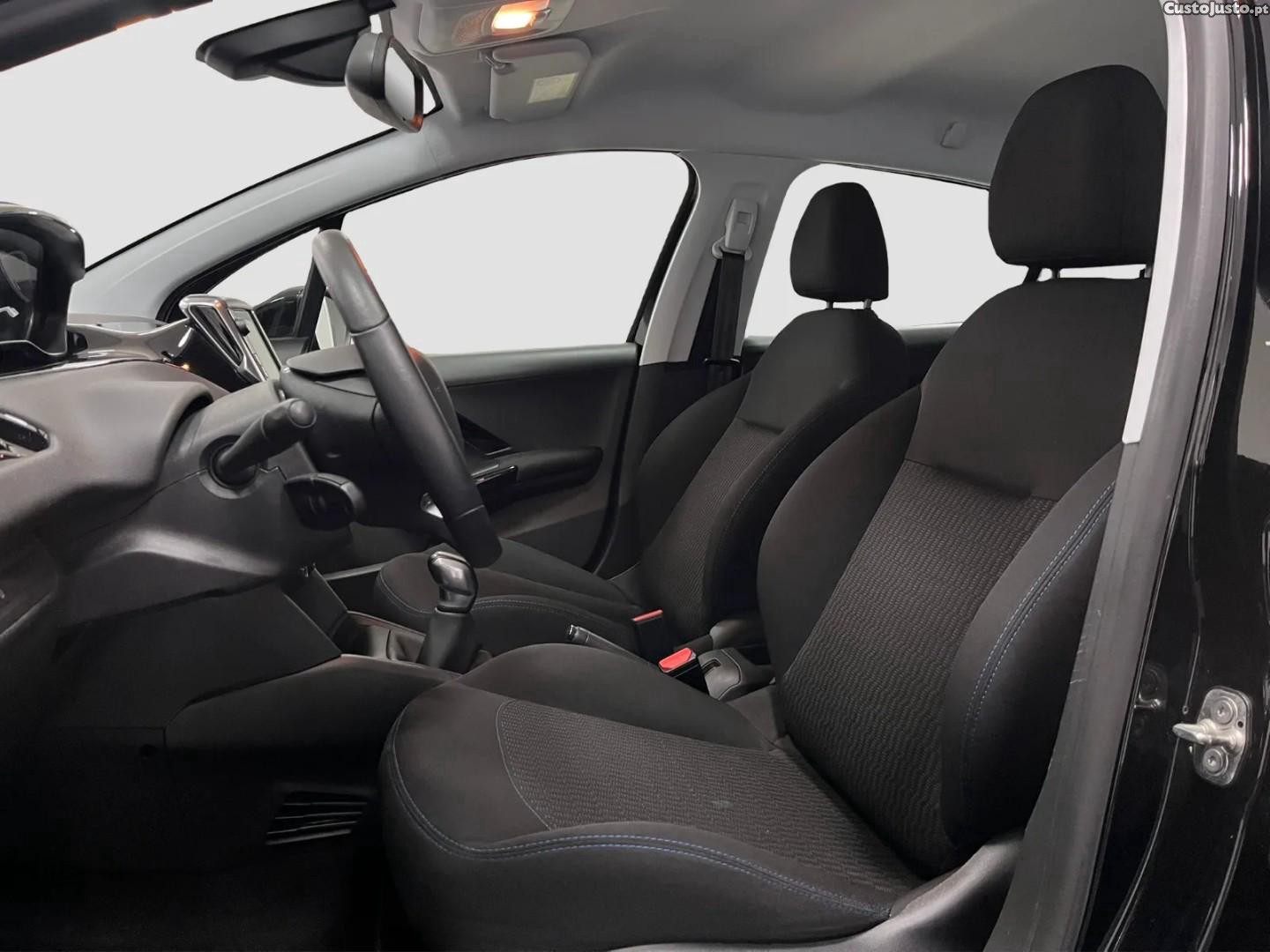 Peugeot 208 1.2 VTi SE Style — fotografia 3