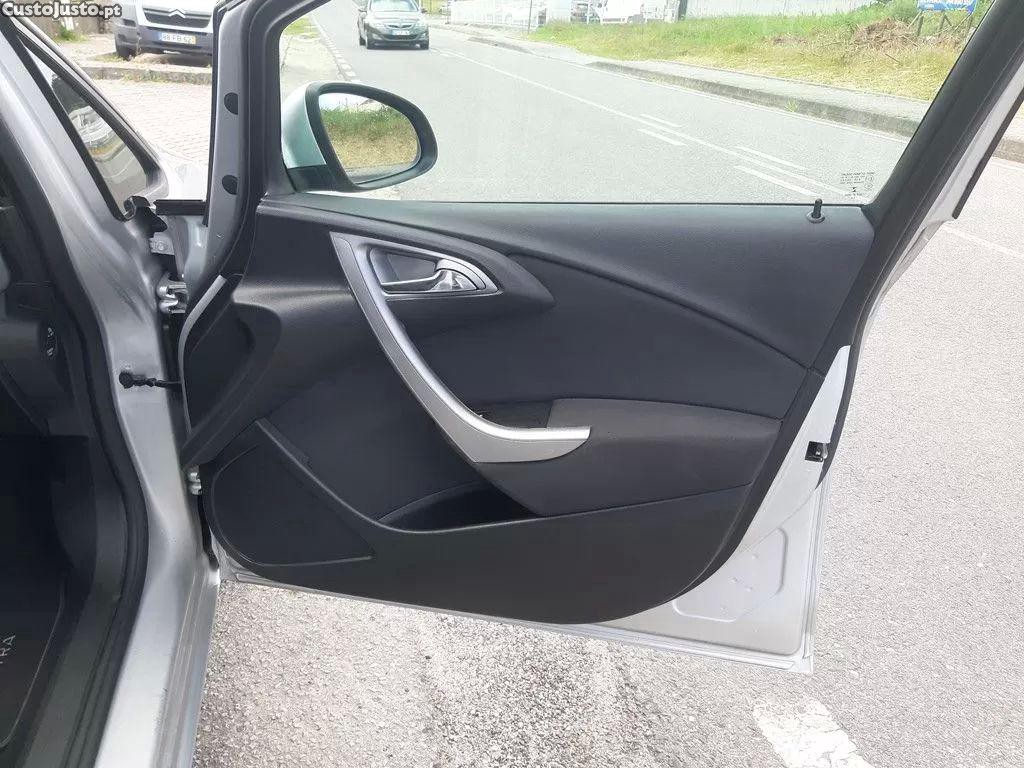 Opel Astra 1.3 cdti cosmo s/s 104g — fotografia 3