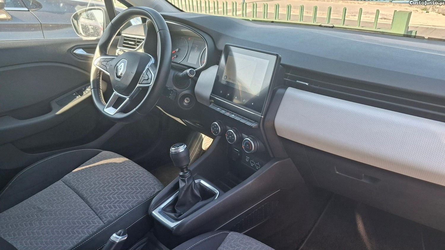 Renault Clio 1.0 TCe Techno - 21 — photo 5