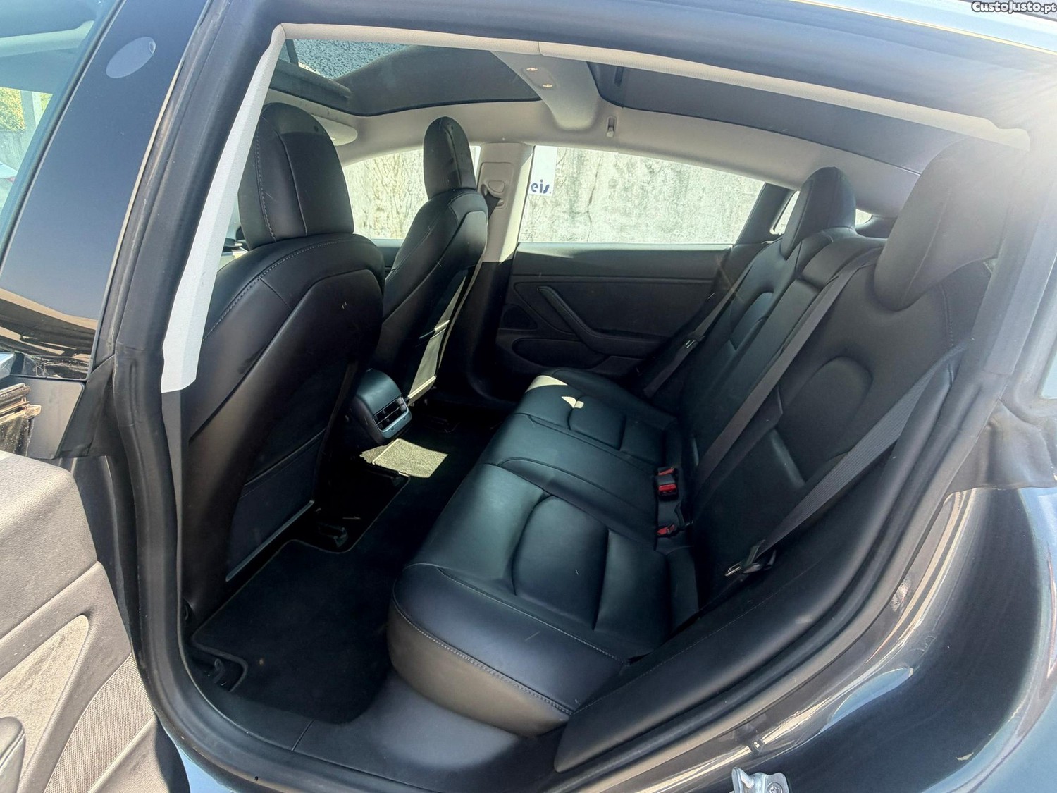 Tesla Model 3 Long-Range Dual Motor AWD — fotografia 5