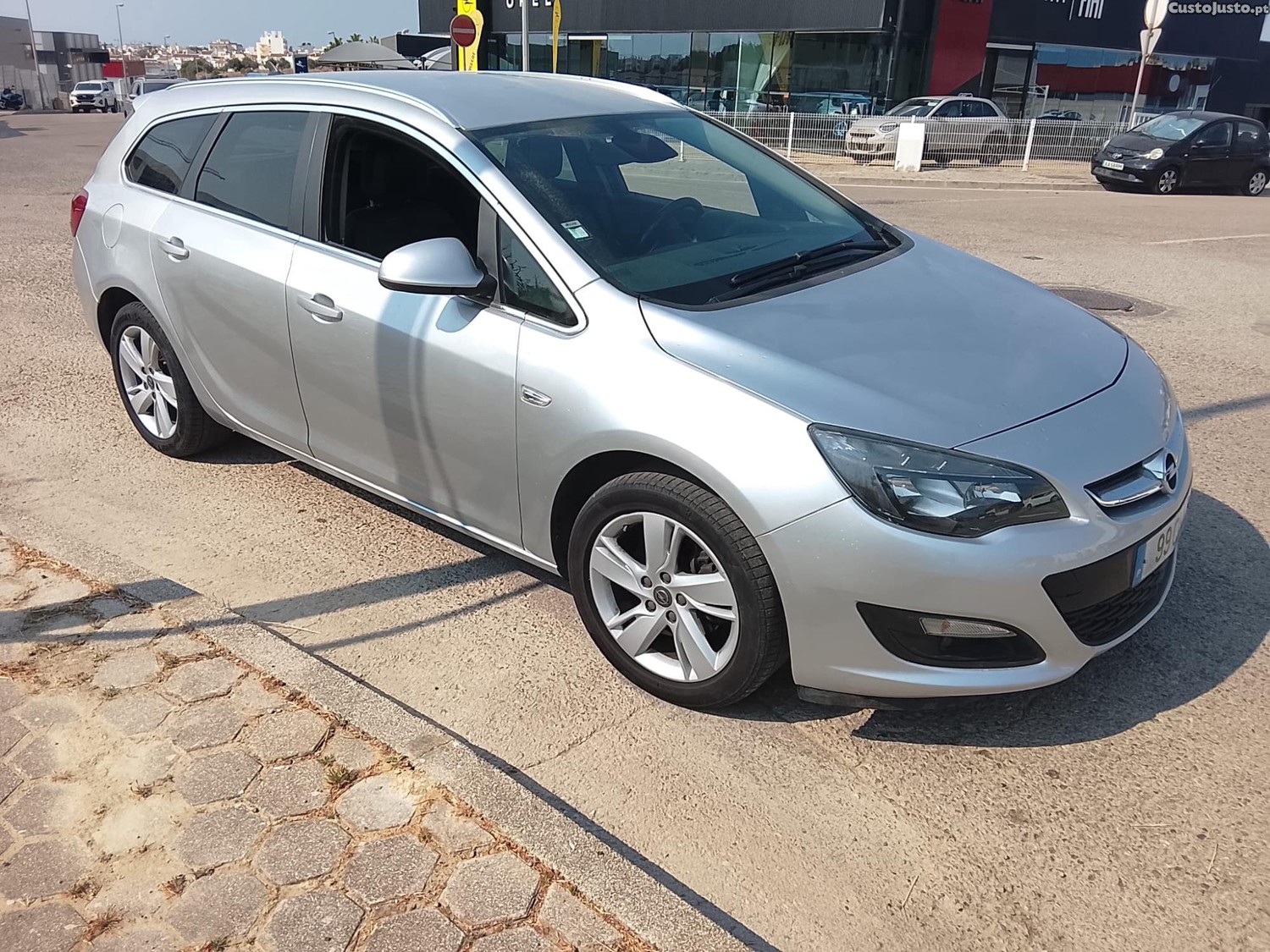 Opel Astra Sports Tourer 1.7 Diesel-Literalmente Impecável — fotografia 10