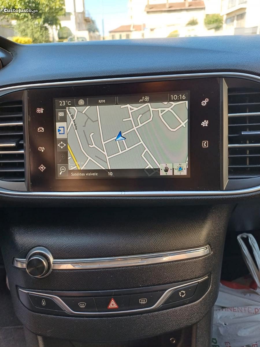 Peugeot 308 SW 1.6 BLUEHDI — fotografia 6
