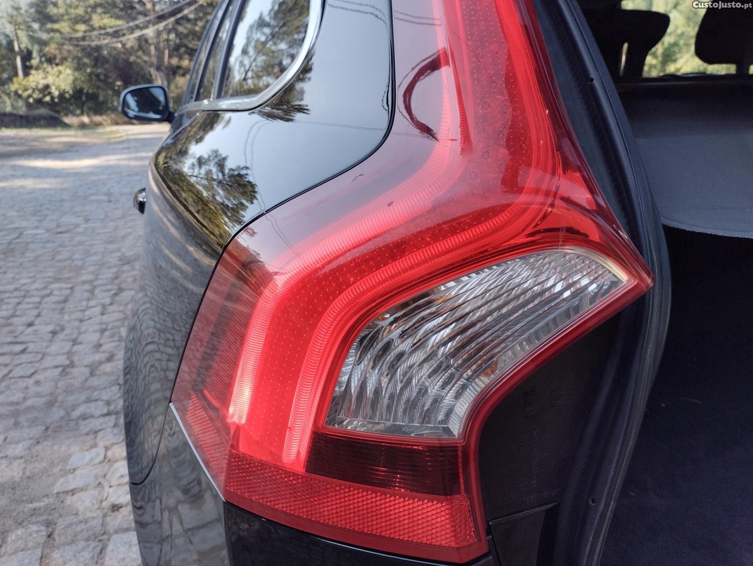 Volvo V60 2.0 D4 181CV MOMENTUM GEARTRONIC - "Motor " - C/ GARANTIA - COMO NOVA - "Preço Imbatível" — fotografia 14