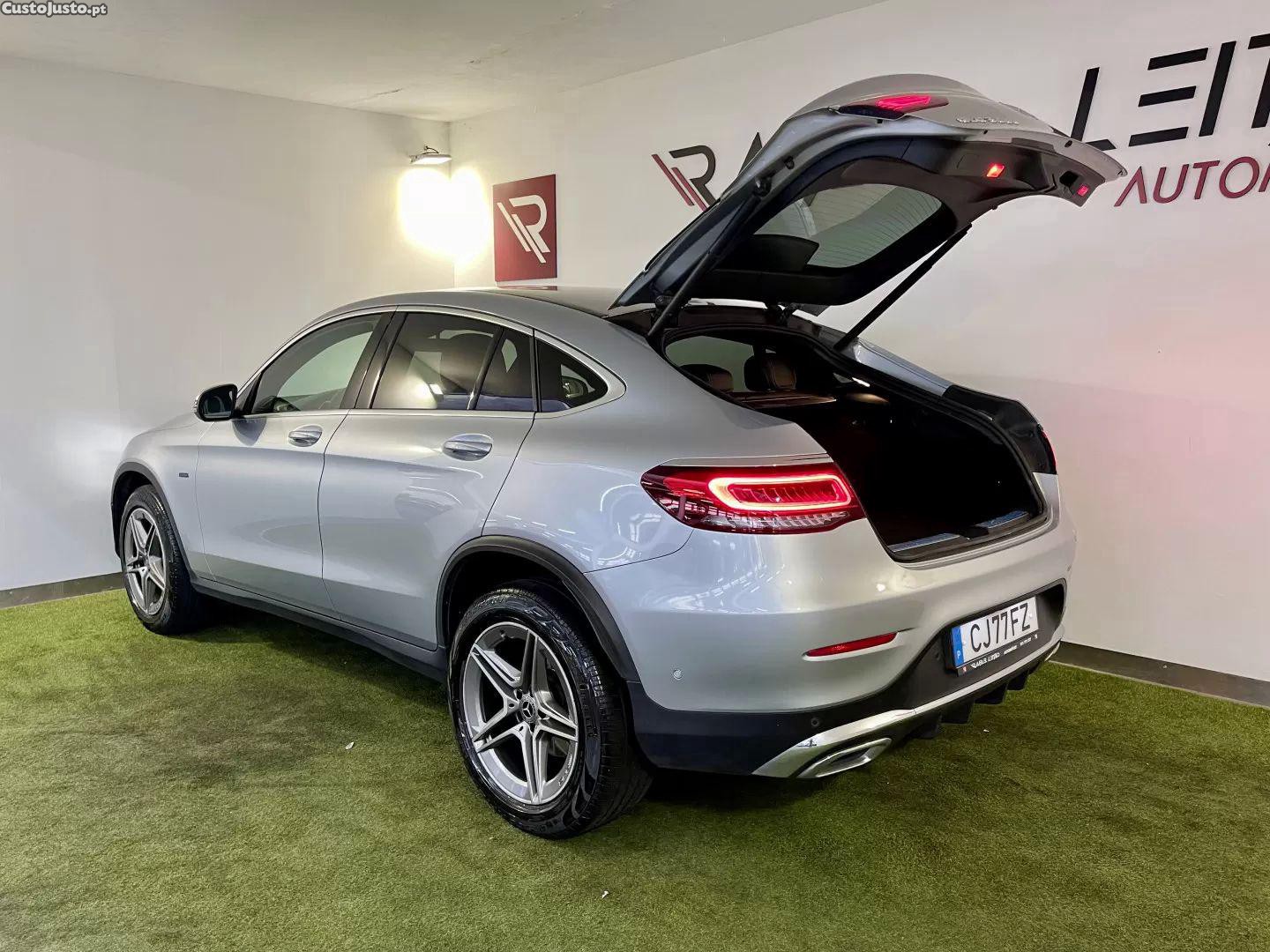 Mercedes-Benz GLC 300 E coupé 4matic — fotografia 2