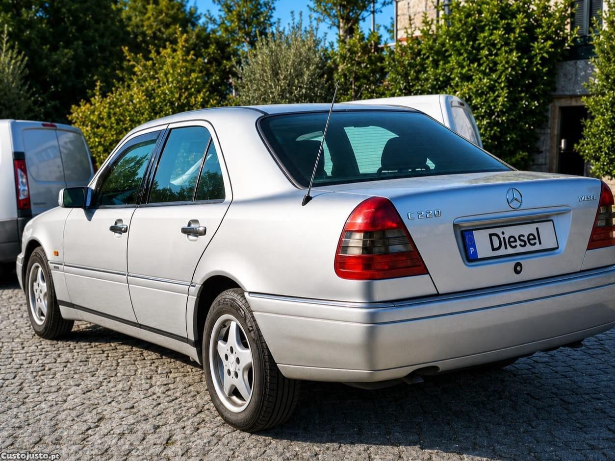 Mercedes-Benz C 220 Diesel Elegance A/C — fotografia 3