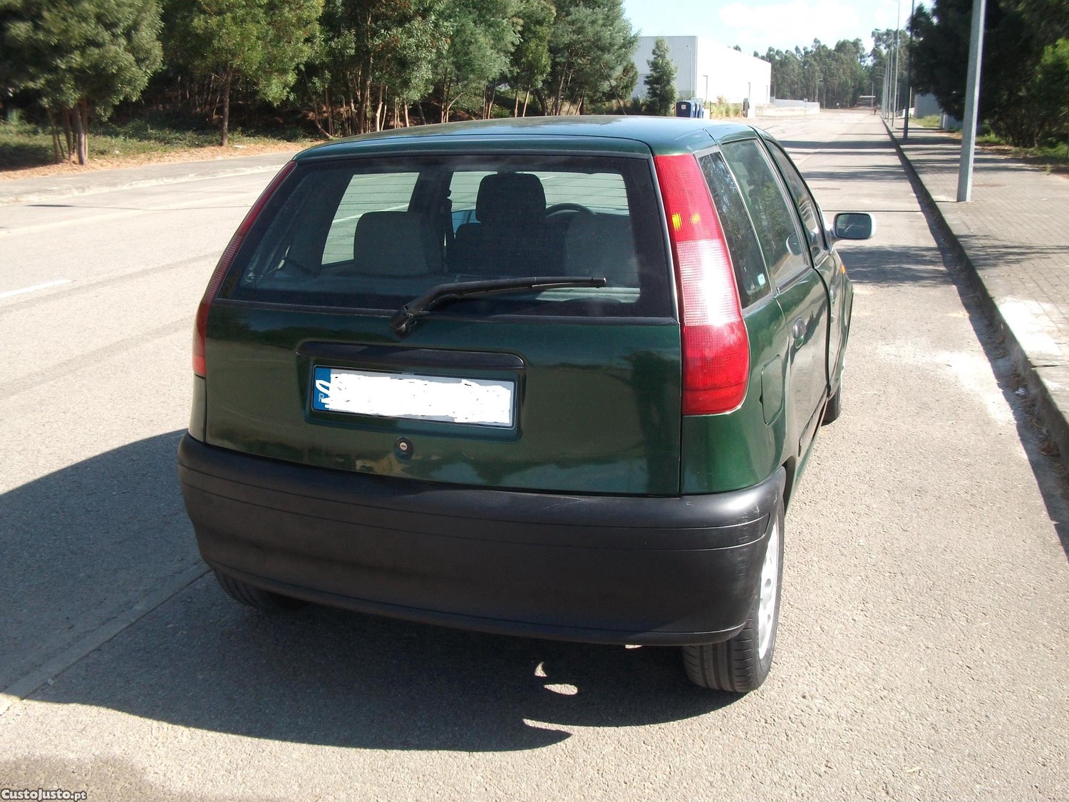 Fiat Punto 5 portas — fotografia 4