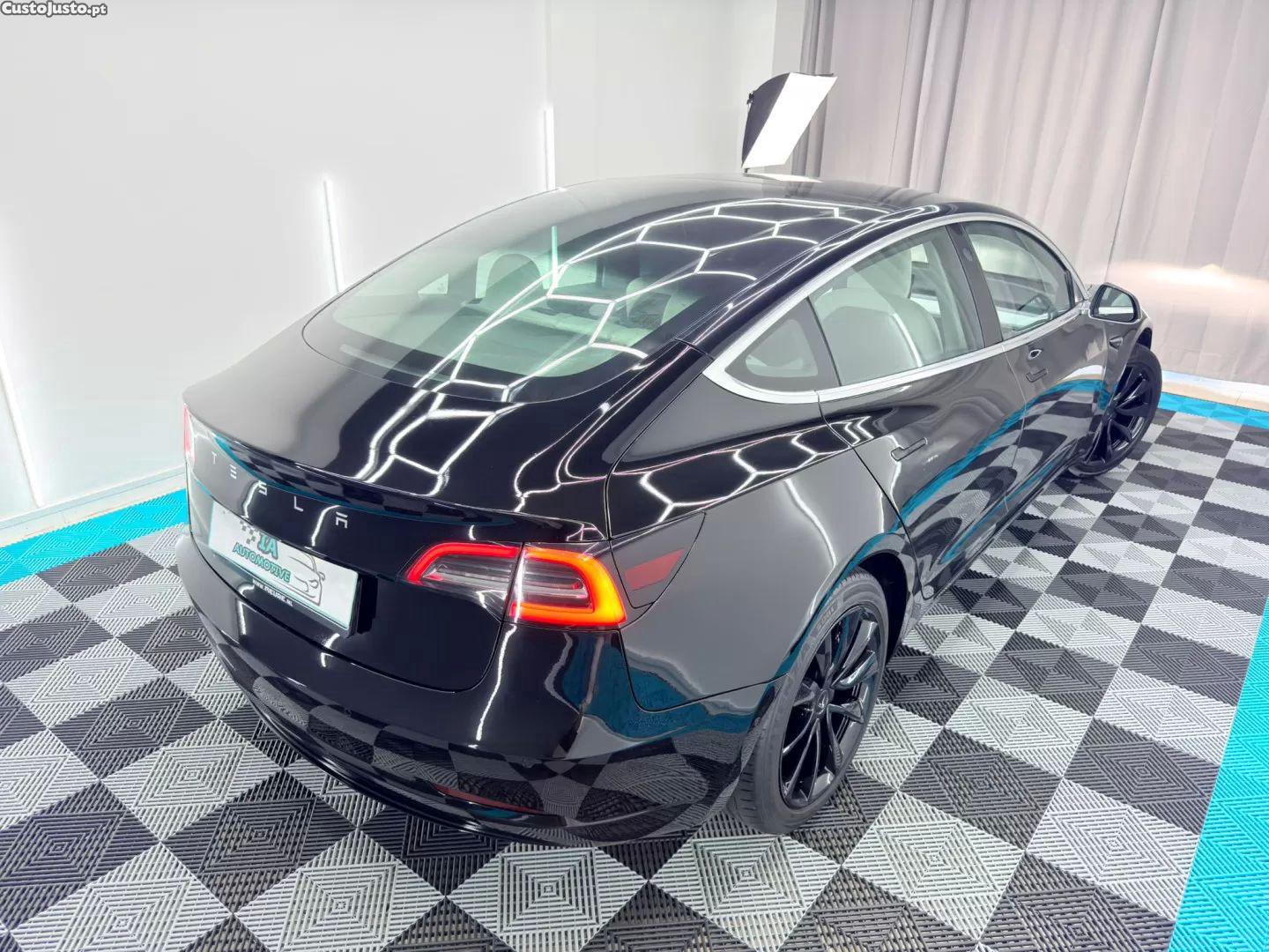 Tesla Model 3 Standard rwd plus — fotografia 15