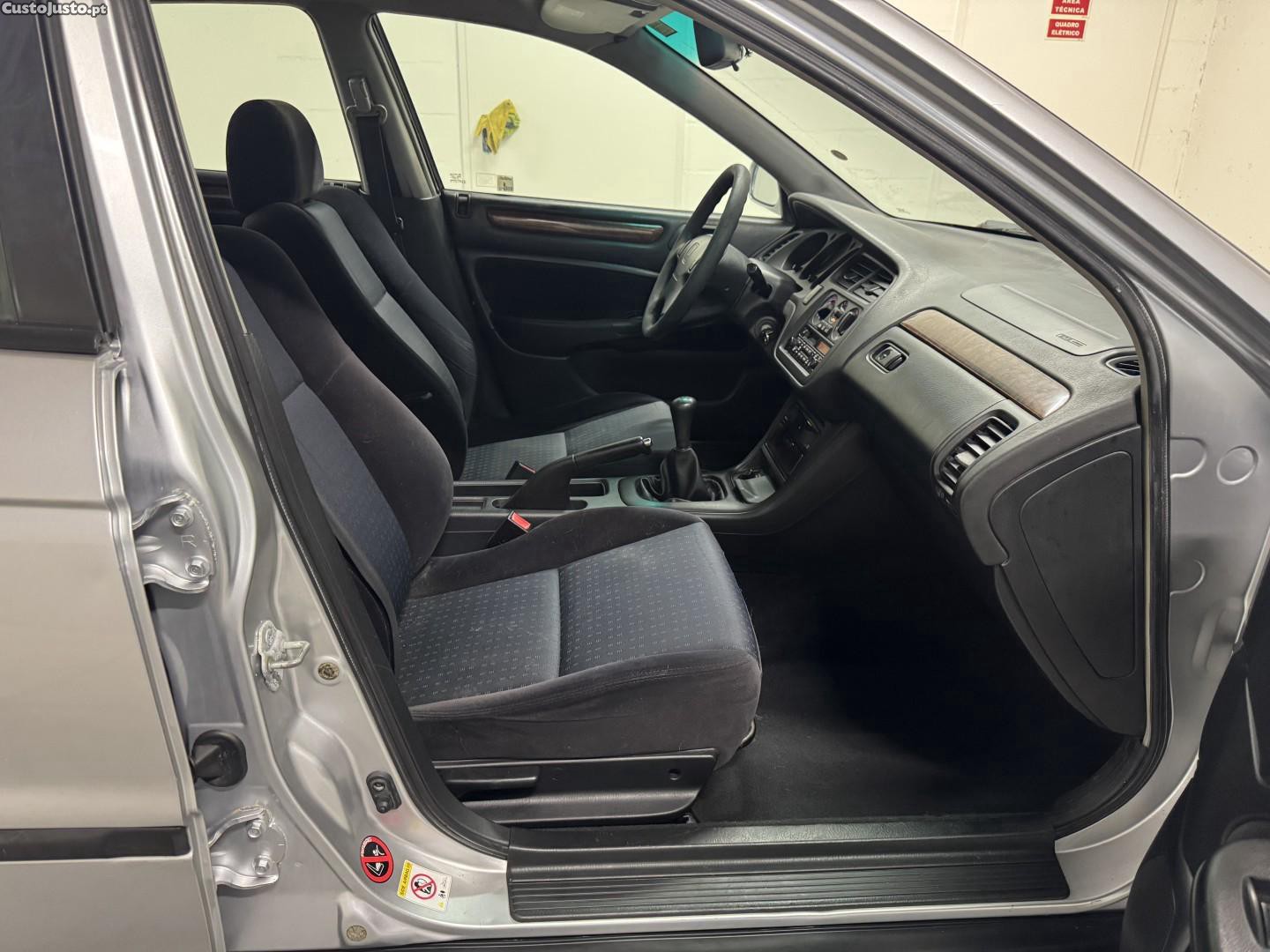 Honda Accord 1.6 LS — fotografia 2