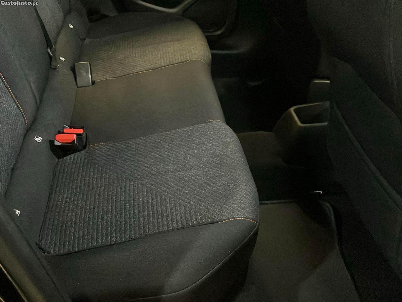 Peugeot 208 1.2 Hybrid Allure e-DCS6 — fotografia 7