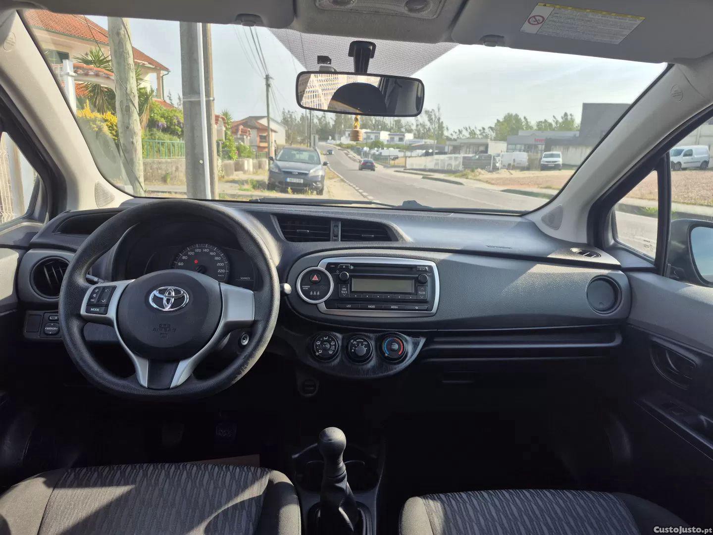 Toyota Yaris 1.0 vvt-i comfort+ac+vsc — fotografia 15