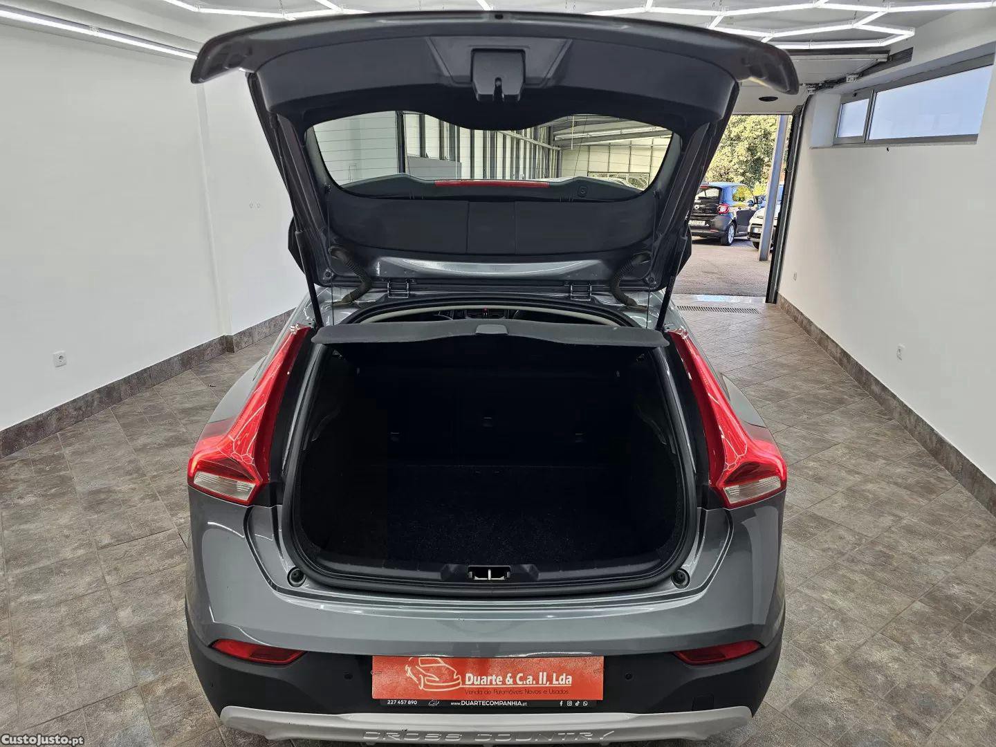 Volvo V40 2.0 d2 momentum — fotografia 6