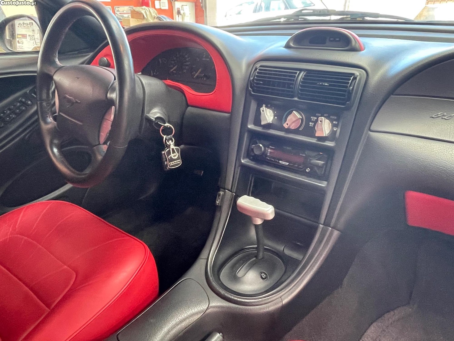 Ford Mustang V6 cabrio — photo 4