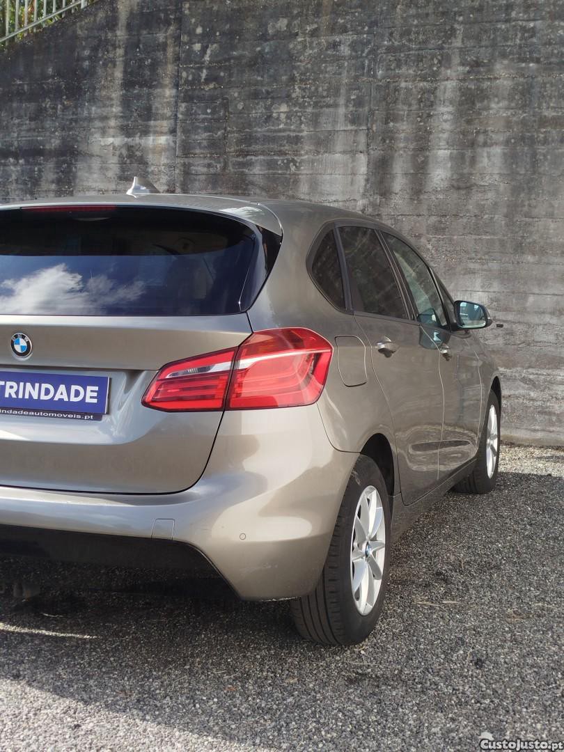 BMW 216 Active Tourer d Luxury Line — fotografia 12