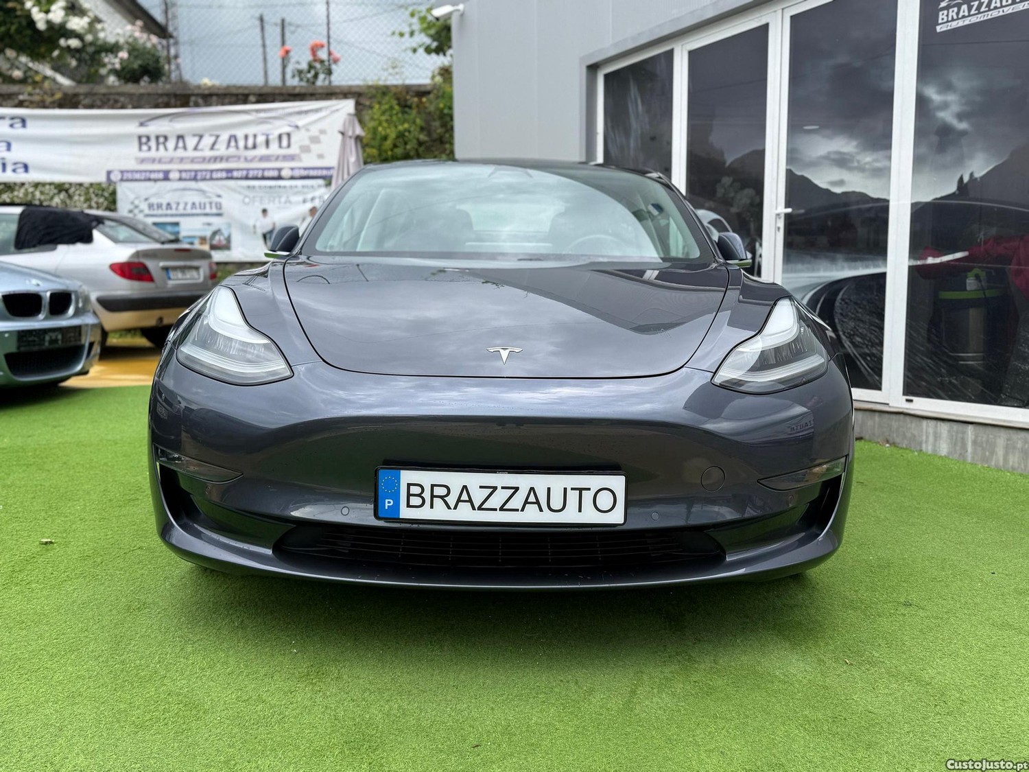 Tesla Model 3 Long-Range Dual Motor AWD — fotografia 19