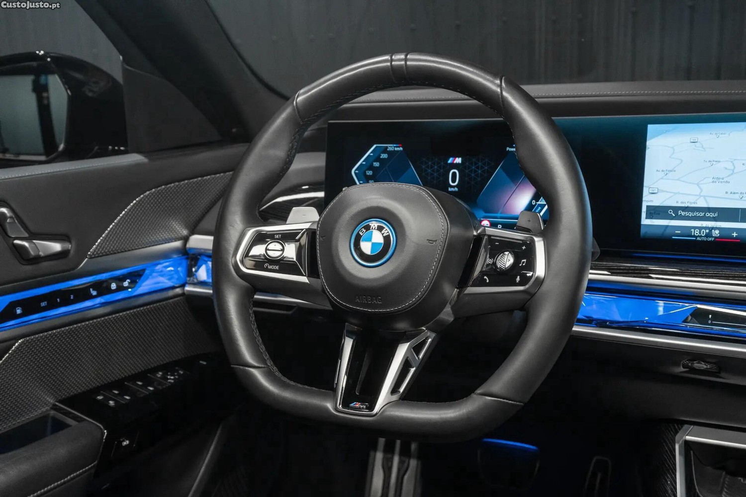 BMW 750 e xDrive Pack Desportivo M — fotografia 17