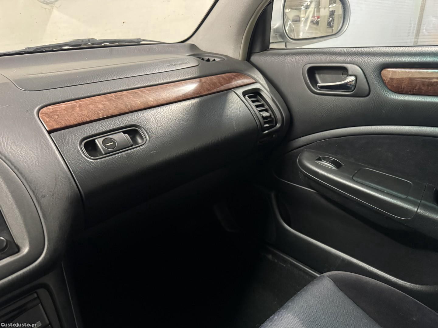 Honda Accord 1.6 LS — fotografia 7