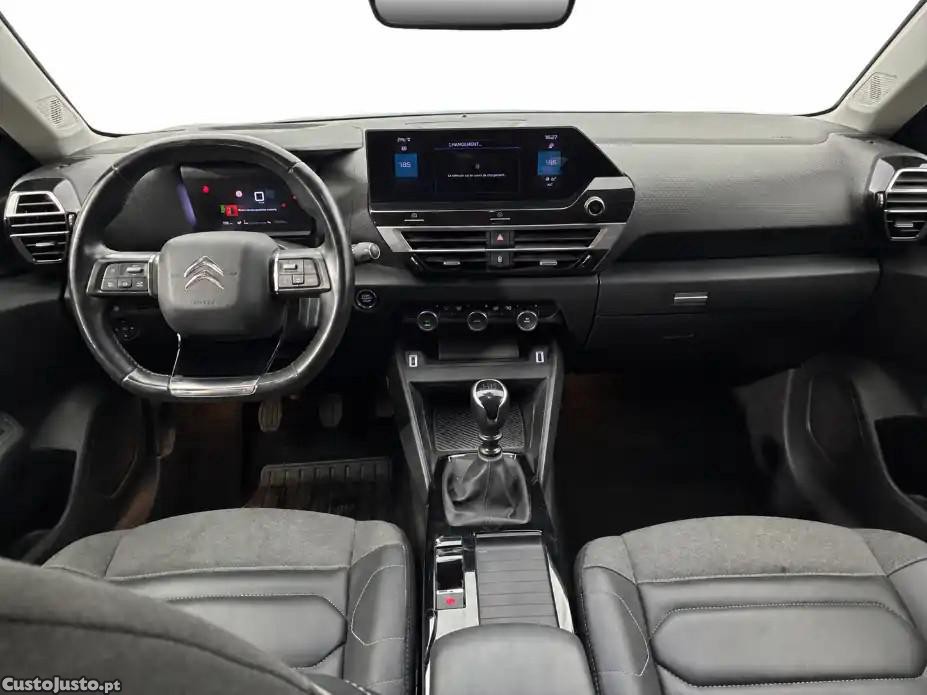 Citroën C4 1.2 PureTech Shine — fotografia 6