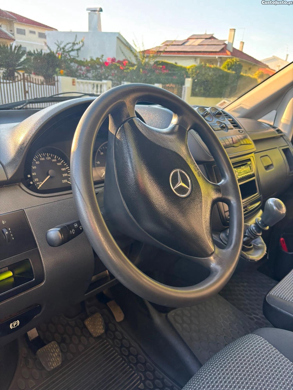 Mercedes-Benz Vito 113 — fotografia 10