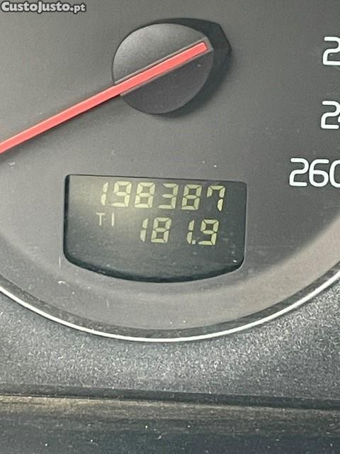 Volvo V70 D5 Nivel 2 — fotografia 4