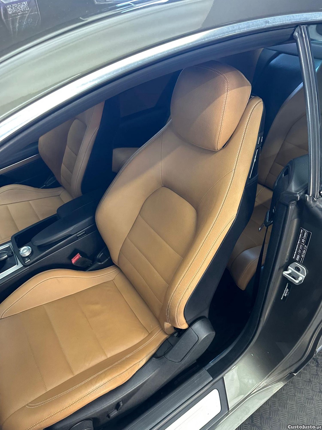 Mercedes-Benz E 220 COUPÉ — fotografia 6