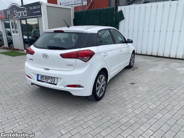 Hyundai i20 1.1 Classic 75 Cv — fotografia 4