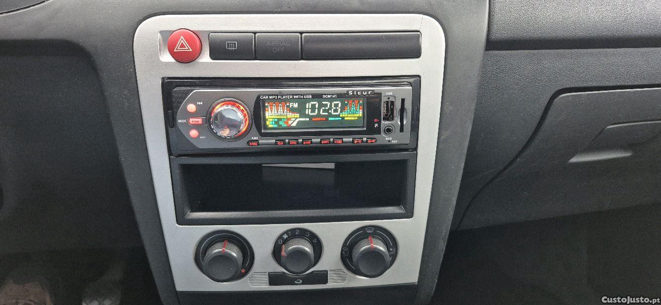 SEAT Ibiza 1.2i — fotografia 6