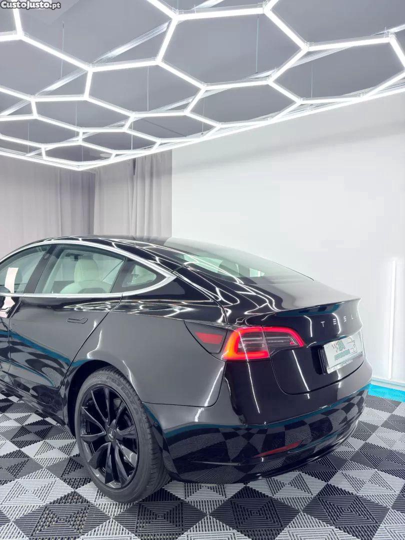 Tesla Model 3 Standard rwd plus — fotografia 17