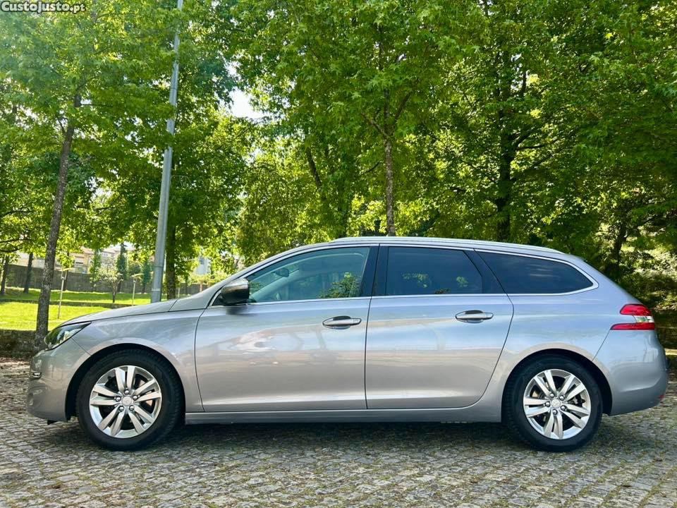 Peugeot 308 SW 1.6HDI Allure — fotografia 10