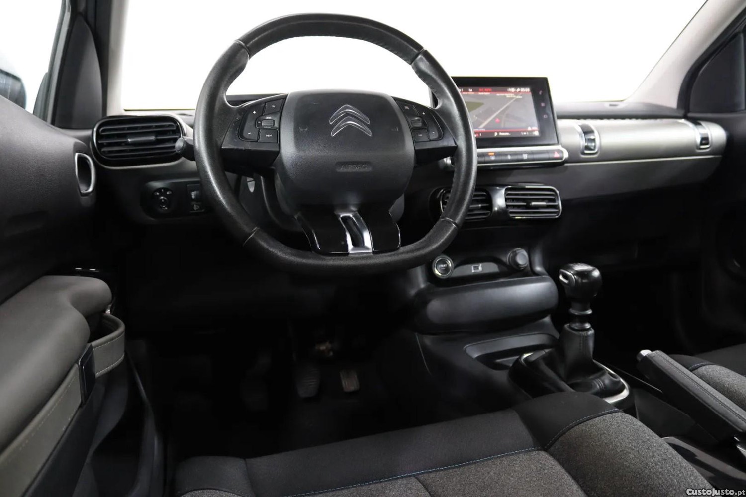 Citroën C4 1.2 PureTech Shine — fotografia 3