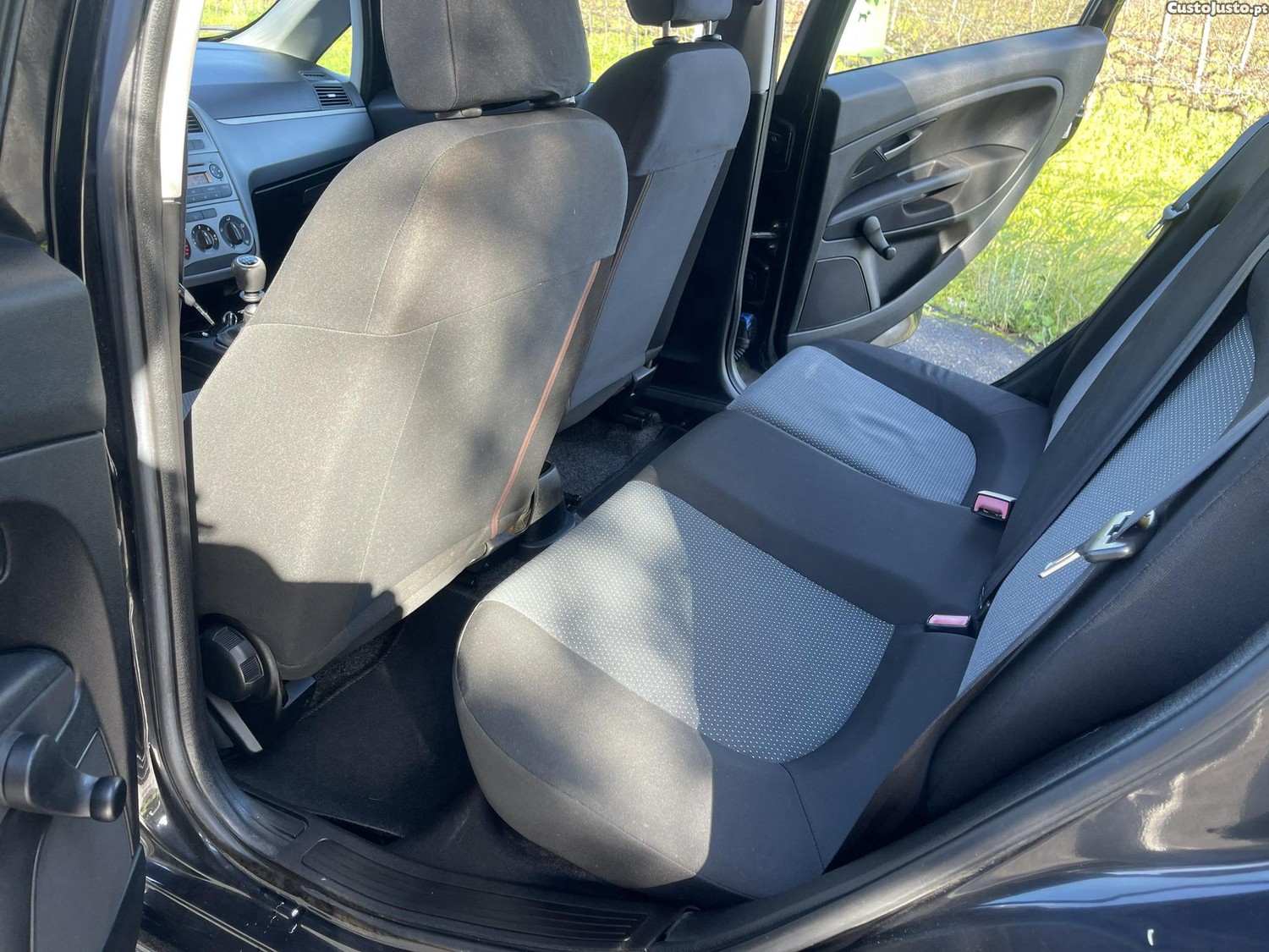 Fiat Grande Punto 1.2 gasolina — fotografia 8