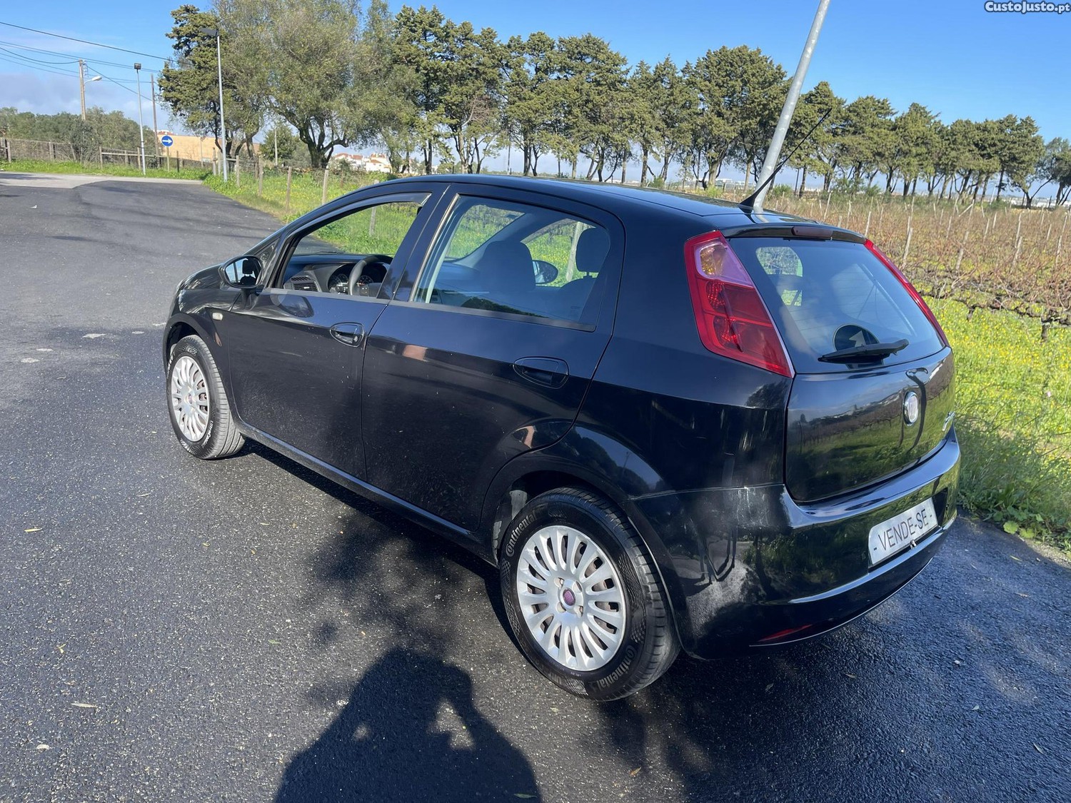 Fiat Grande Punto 1.2 gasolina — fotografia 16