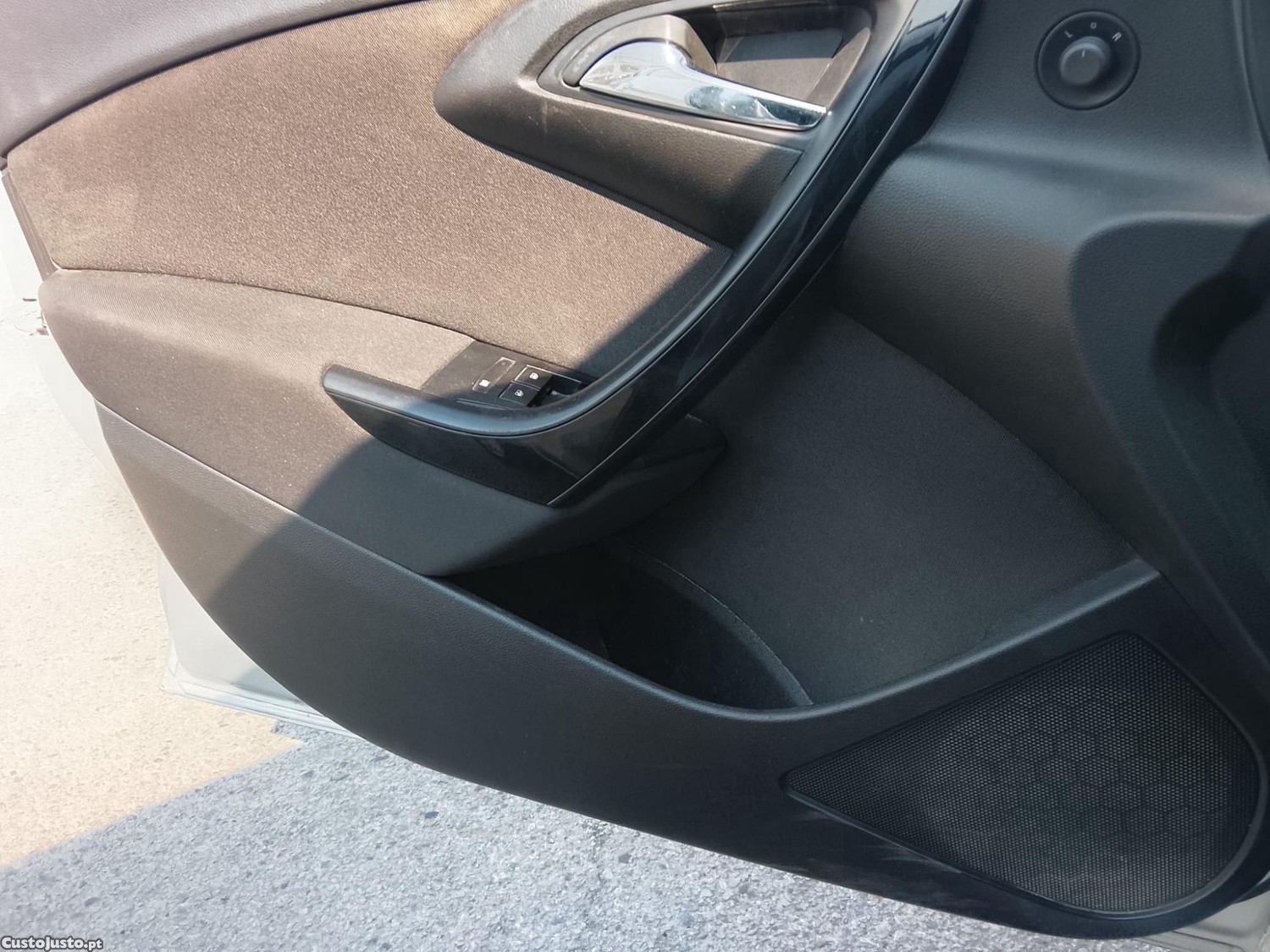 Opel Astra Sports Tourer 1.7 Diesel-Literalmente Impecável — fotografia 4