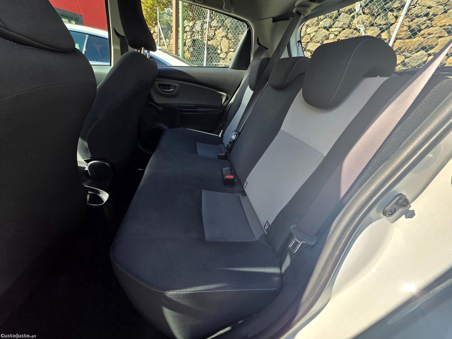 Toyota Yaris 1.0 VVT-I COMFORT 72CV — fotografia 19